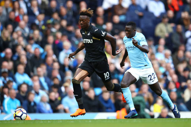 这背后究竟 这背后究竟